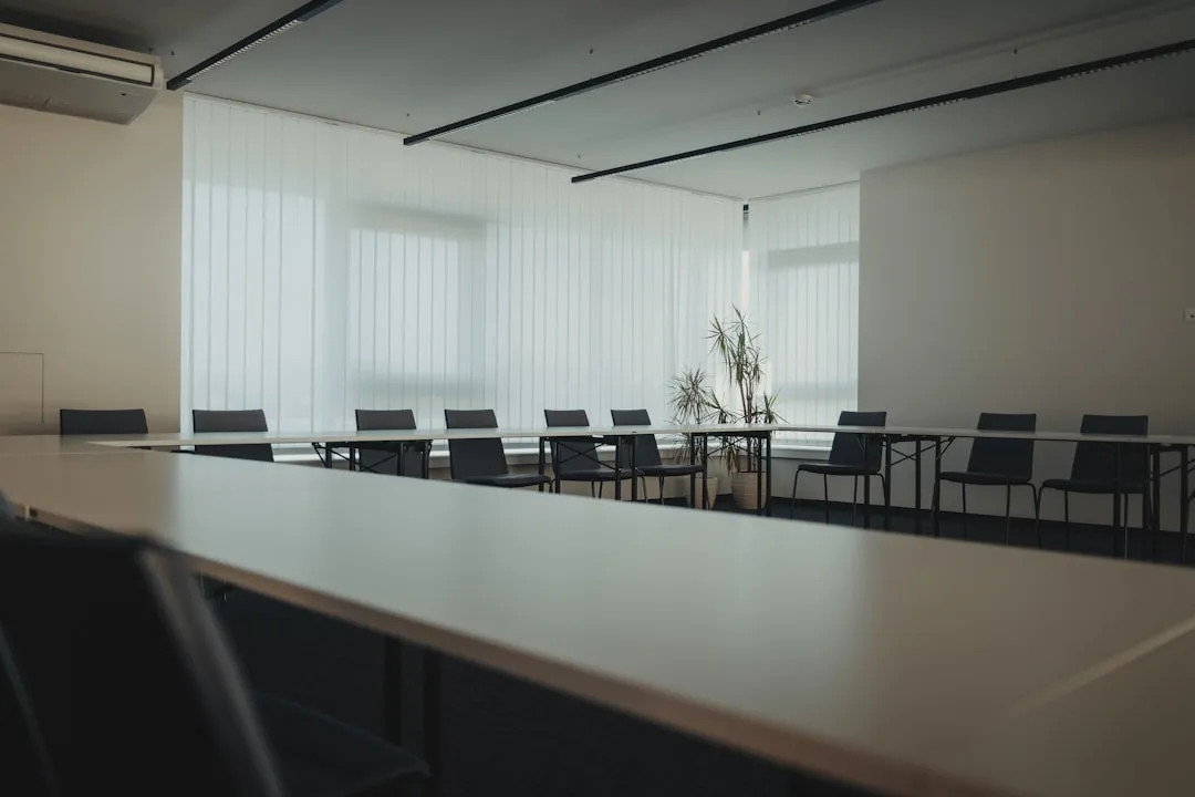悦享健康康养服务方案对比:居家护理与社区托养模式选择指南